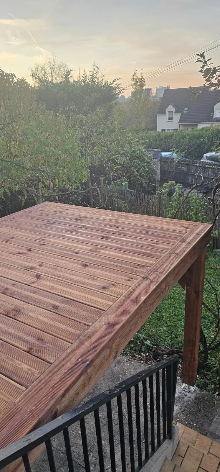 Terrasse avec végétation